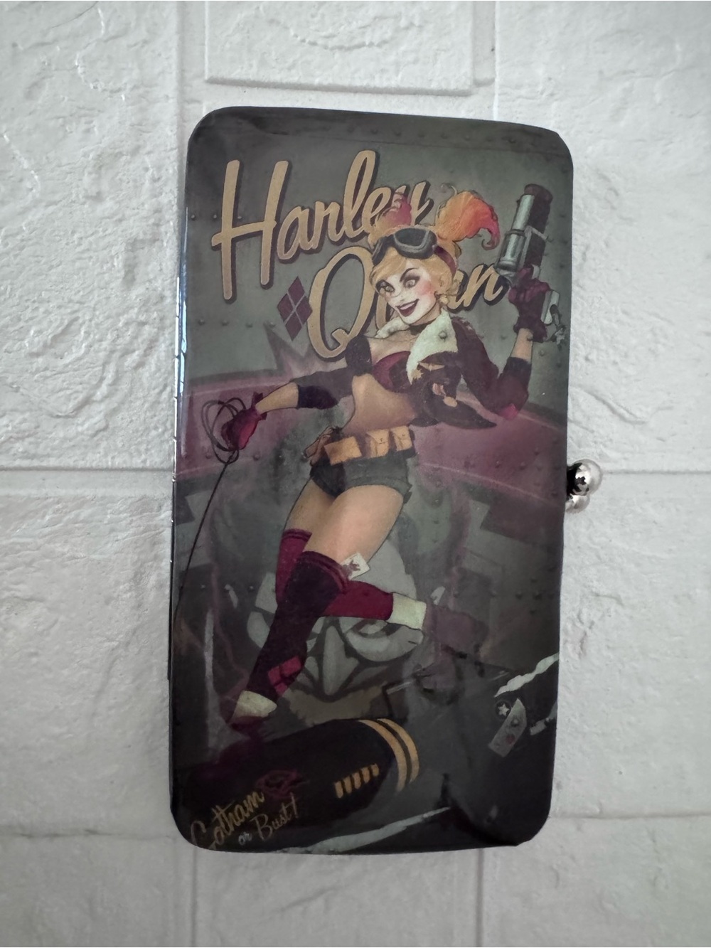 DC Comics Bombshells Harley Quinn Hinge Wallet